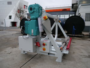 unwinding-rewinding machine