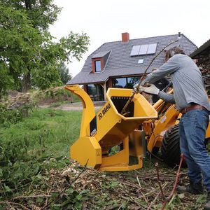 trailer-mount wood chipper