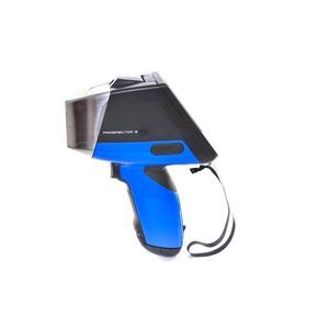 X-ray fluorescence analyzer