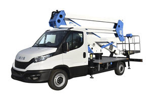 truck-mounted articulated boom lift