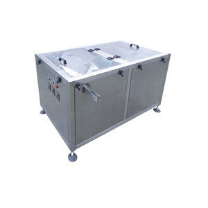 bottle unscrambler machine for the cosmetics industry