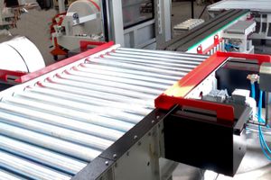 pallet conveyor centering system 1