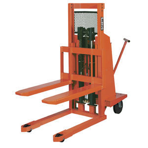 positioning stacker truck