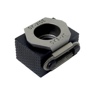 serrated clamping device