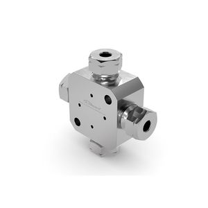 hydraulic fitting