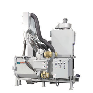 manual shot blasting machine / for metal / 4-wheel