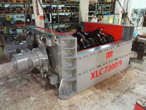 primary shredder / solid & bulk waste / double-shaft