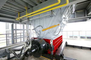 tire shredder / solid & bulk waste / double-shaft / rotary shear