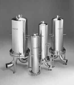 multi-cartridge filter housing