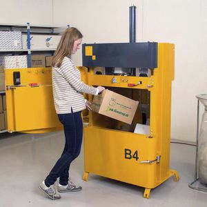 vertical baling press / top-loading / for cardboard boxes / for plastics