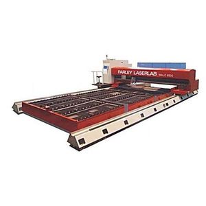 CO2 laser cutting machine