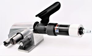 pneumatic strap tensioner / for composite straps
