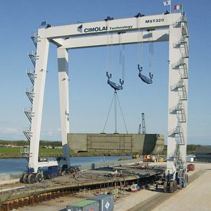 橡胶疲劳的龙门起重机