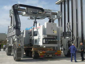 rubber-tired straddle carrier 1