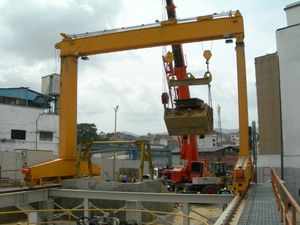 土木工程跨行载体