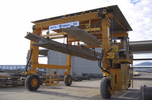 土木工程跨行载体