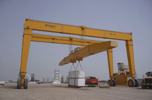 土木工程跨行载体