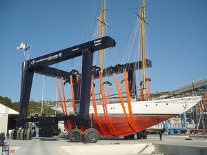 重载旅行升降机