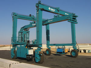 橡胶疲劳的龙门起重机