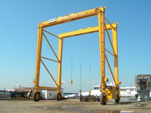 橡胶疲劳的龙门起重机