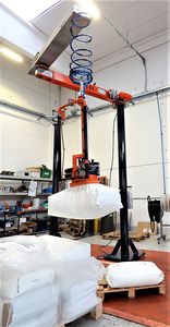 pneumatic manipulator arm