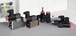 solenoid-operated hydraulic directional control valve