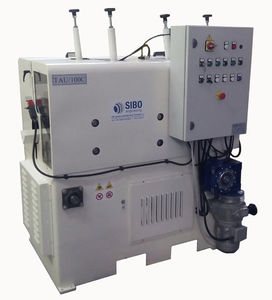 自动棒材模塑机