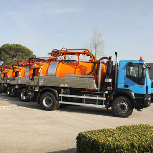 下水道清洁卡车