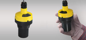 ultrasonic level transmitter / for liquids / programmable / for storage tanks