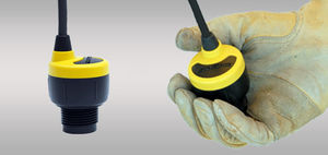 ultrasonic level transmitter / for liquids / programmable / compact