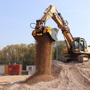 screener-crusher bucket 1