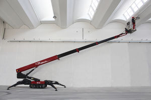 crawler telescopic boom lift