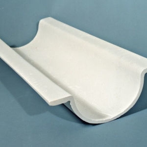 thermal insulating refractory material