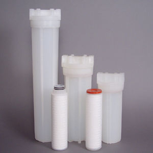 single-cartridge filter housing / for liquids / plastic