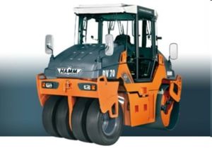 pneumatic tired road roller