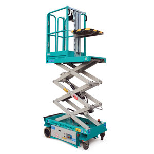 self-propelled scissor lift platform