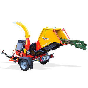 trailer-mount wood chipper