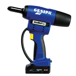battery-powered riveting tool 1