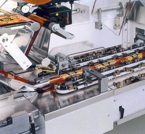 flow-wrapper packaging machine