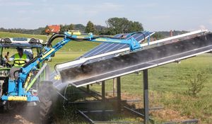solar panel cleaning robot