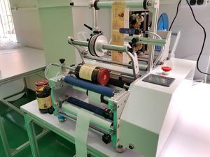 can labeling machine