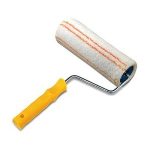 paint brush with plastic handle