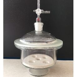 glass laboratory desiccator