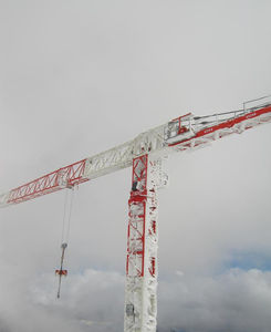 truck-mounted crane