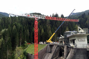 truck-mounted crane
