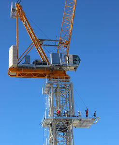 truck-mounted crane