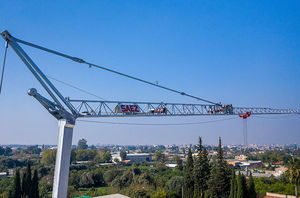 truck-mounted crane