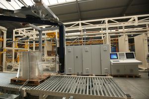 pallet materials handling system