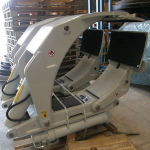 tilting tool attachement system