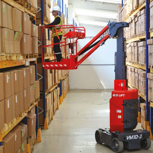 wheeled mast boom lift